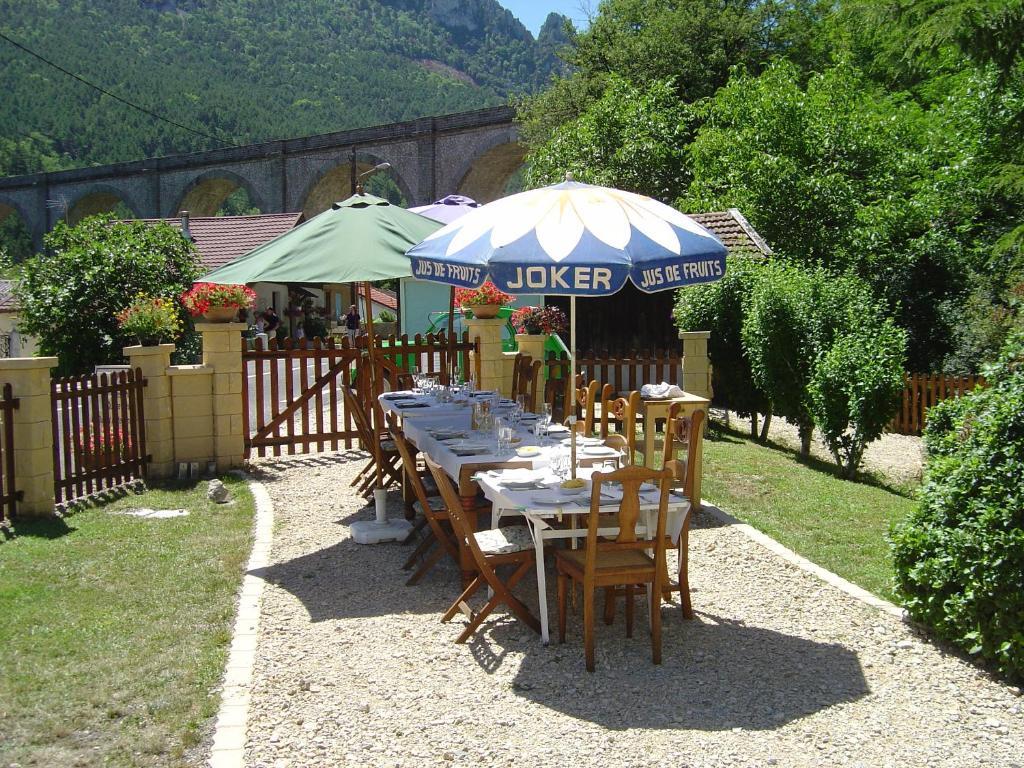 Bed and Breakfast Aux Quatre Saisons Axat Екстер'єр фото