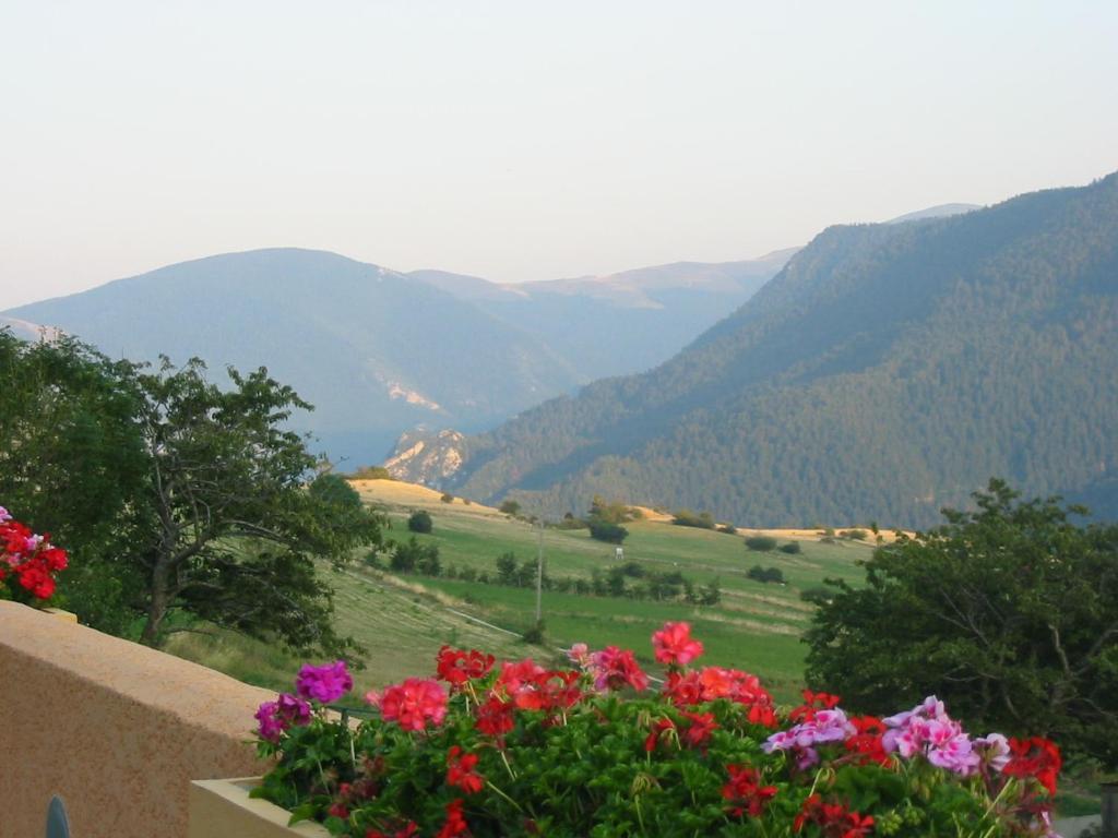 Bed and Breakfast Aux Quatre Saisons Axat Екстер'єр фото