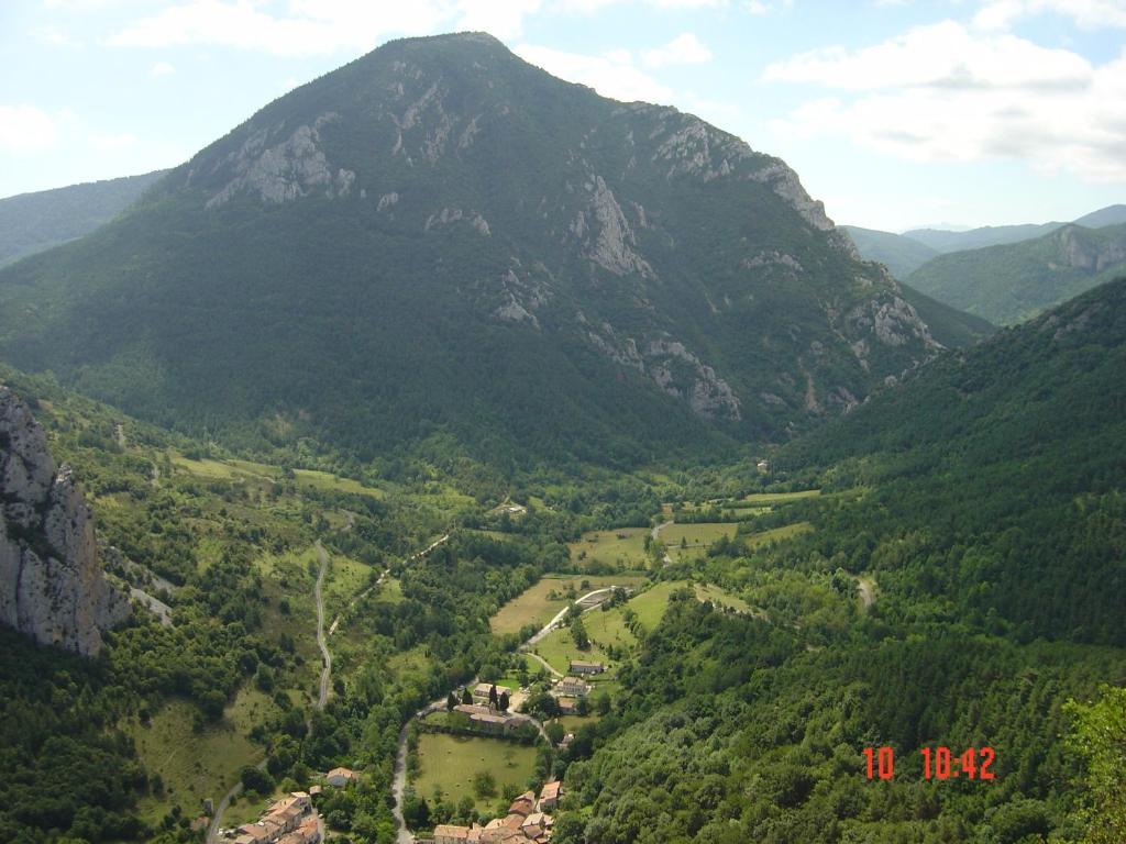 Bed and Breakfast Aux Quatre Saisons Axat Екстер'єр фото