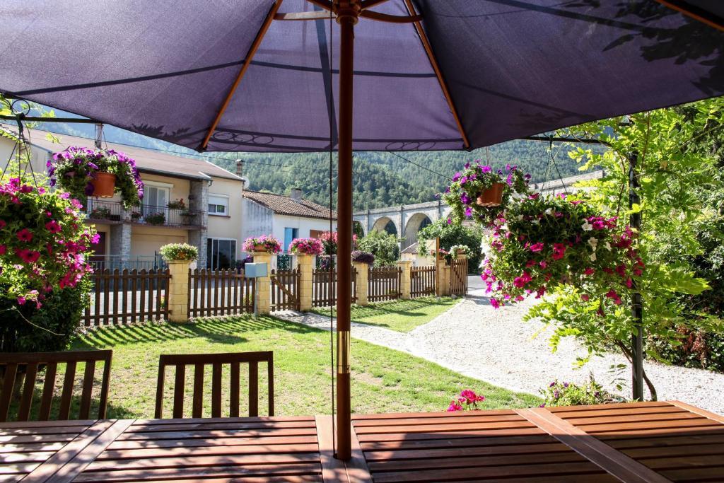 Bed and Breakfast Aux Quatre Saisons Axat Екстер'єр фото