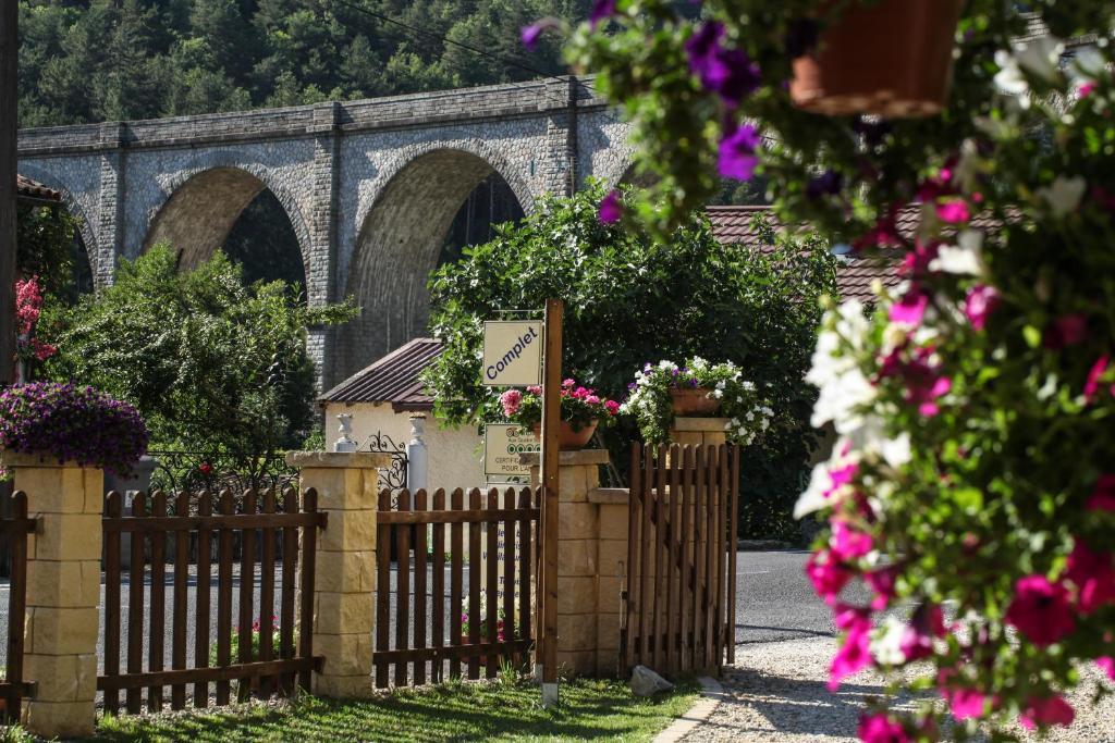Bed and Breakfast Aux Quatre Saisons Axat Екстер'єр фото